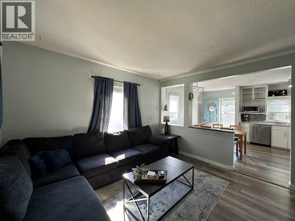 Listing photo – 5117 53 Avenue, Ponoka