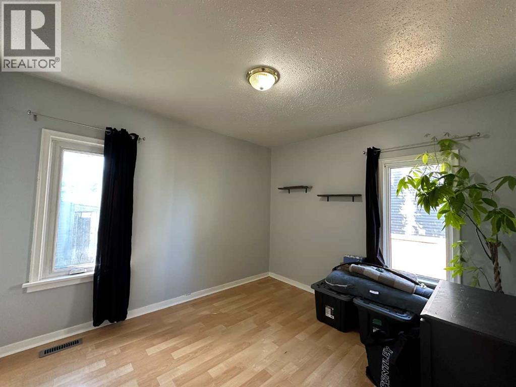 Listing photo – 5117 53 Avenue, Ponoka