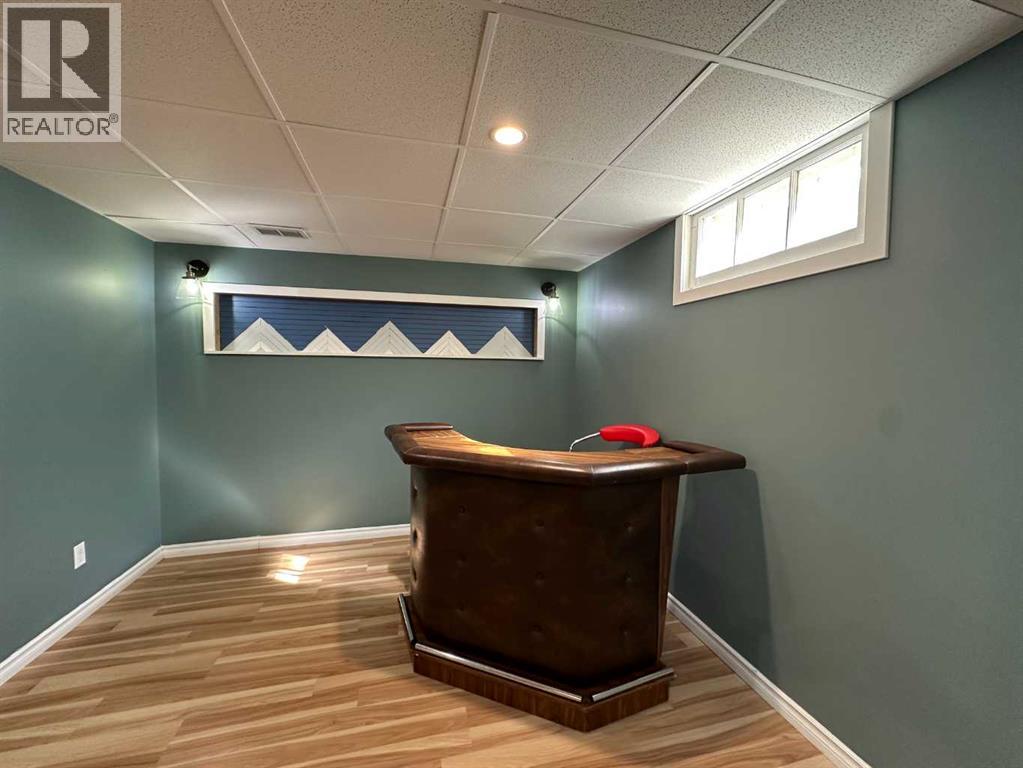 Listing photo – 5117 53 Avenue, Ponoka