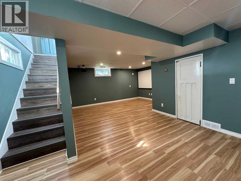 Listing photo – 5117 53 Avenue, Ponoka