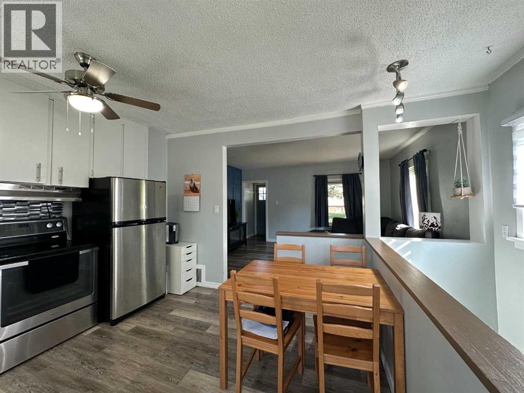 Listing photo – 5117 53 Avenue, Ponoka