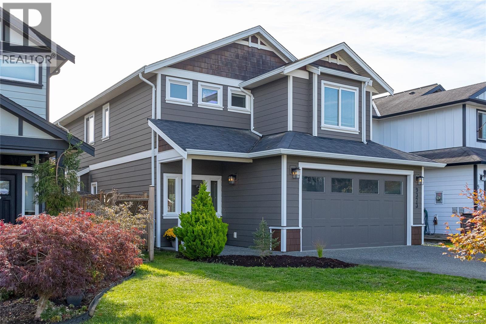 9373 East Saanich Rd - 1