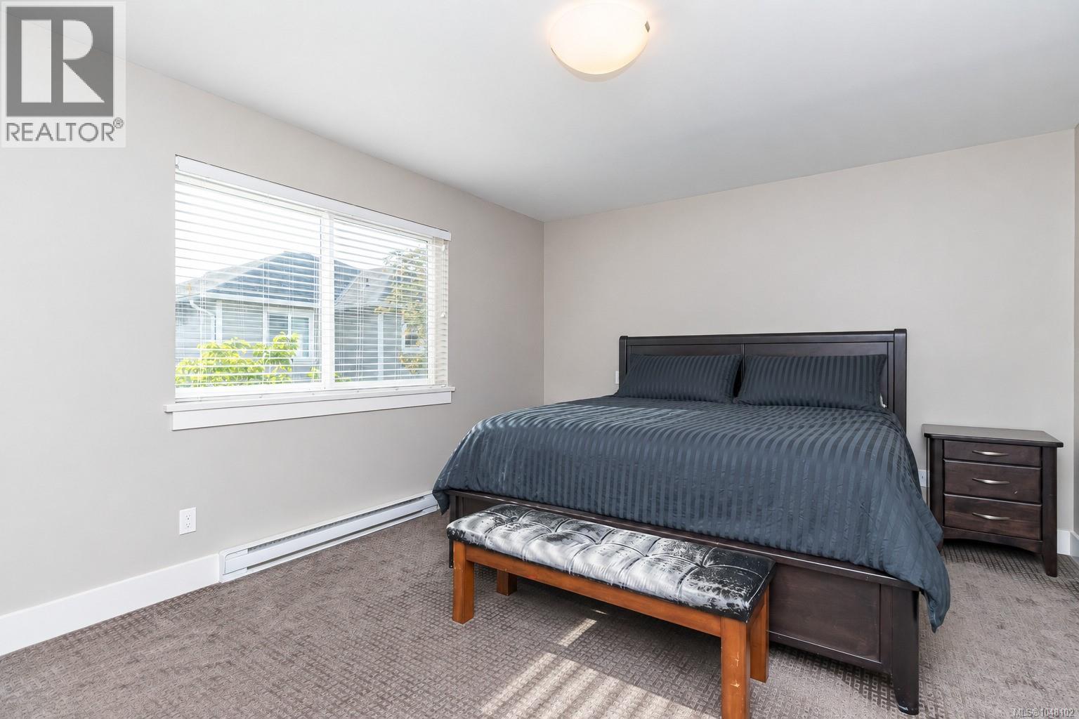 9373 East Saanich Rd - 11