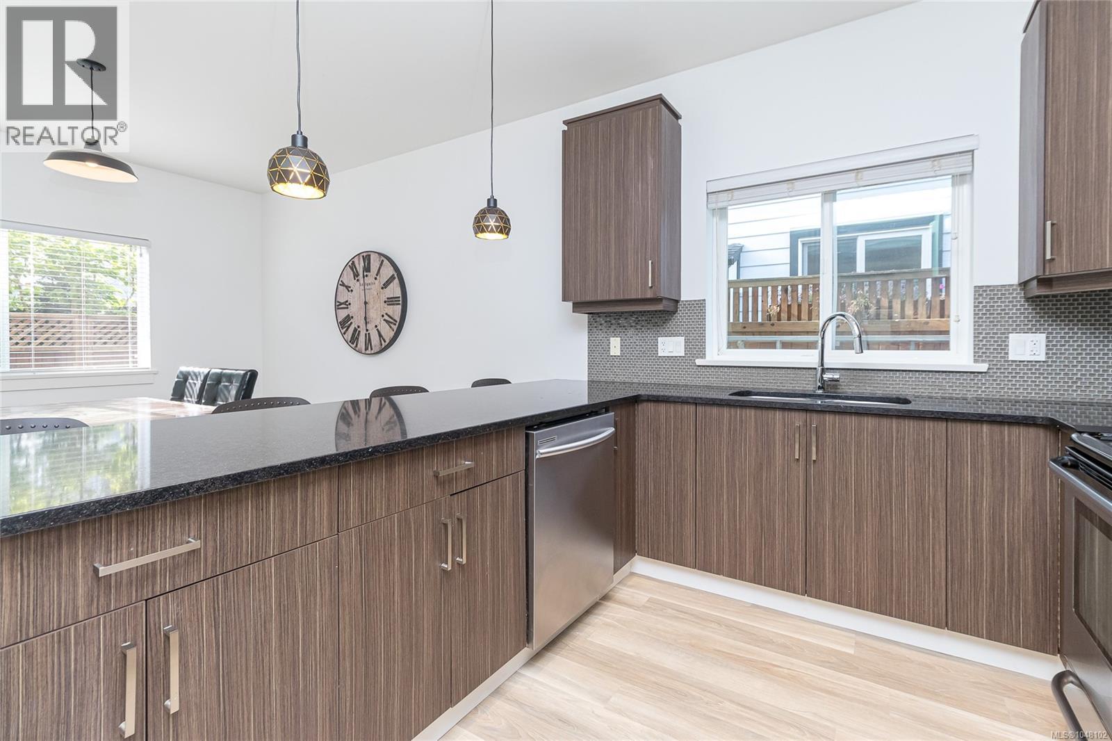 9373 East Saanich Rd - 9