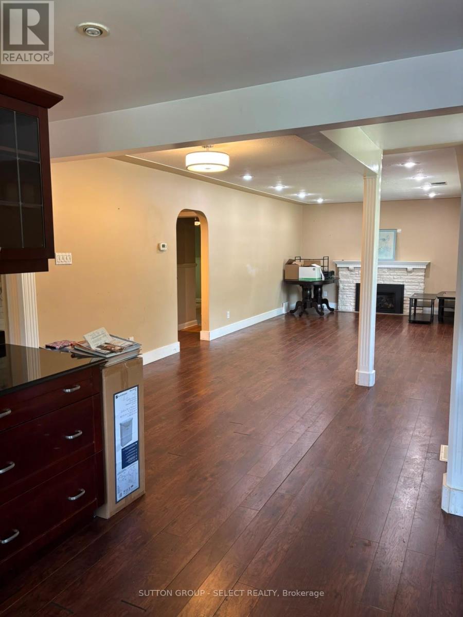 316 RIDGEWOOD CRESCENT, London South (South D) — photo 4