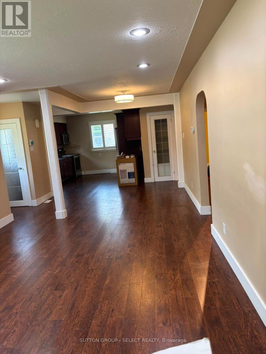 316 RIDGEWOOD CRESCENT, London South (South D) — photo 5