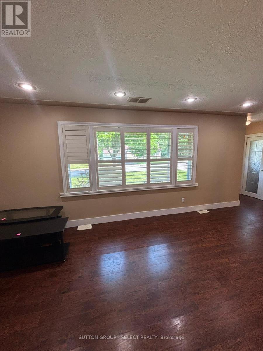 316 RIDGEWOOD CRESCENT, London South (South D) — photo 6