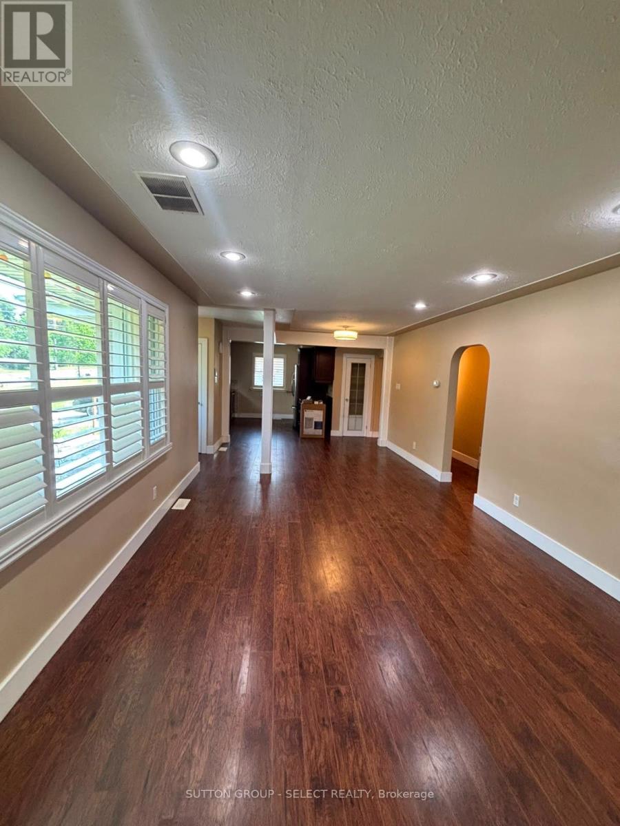 316 RIDGEWOOD CRESCENT, London South (South D) — photo 8
