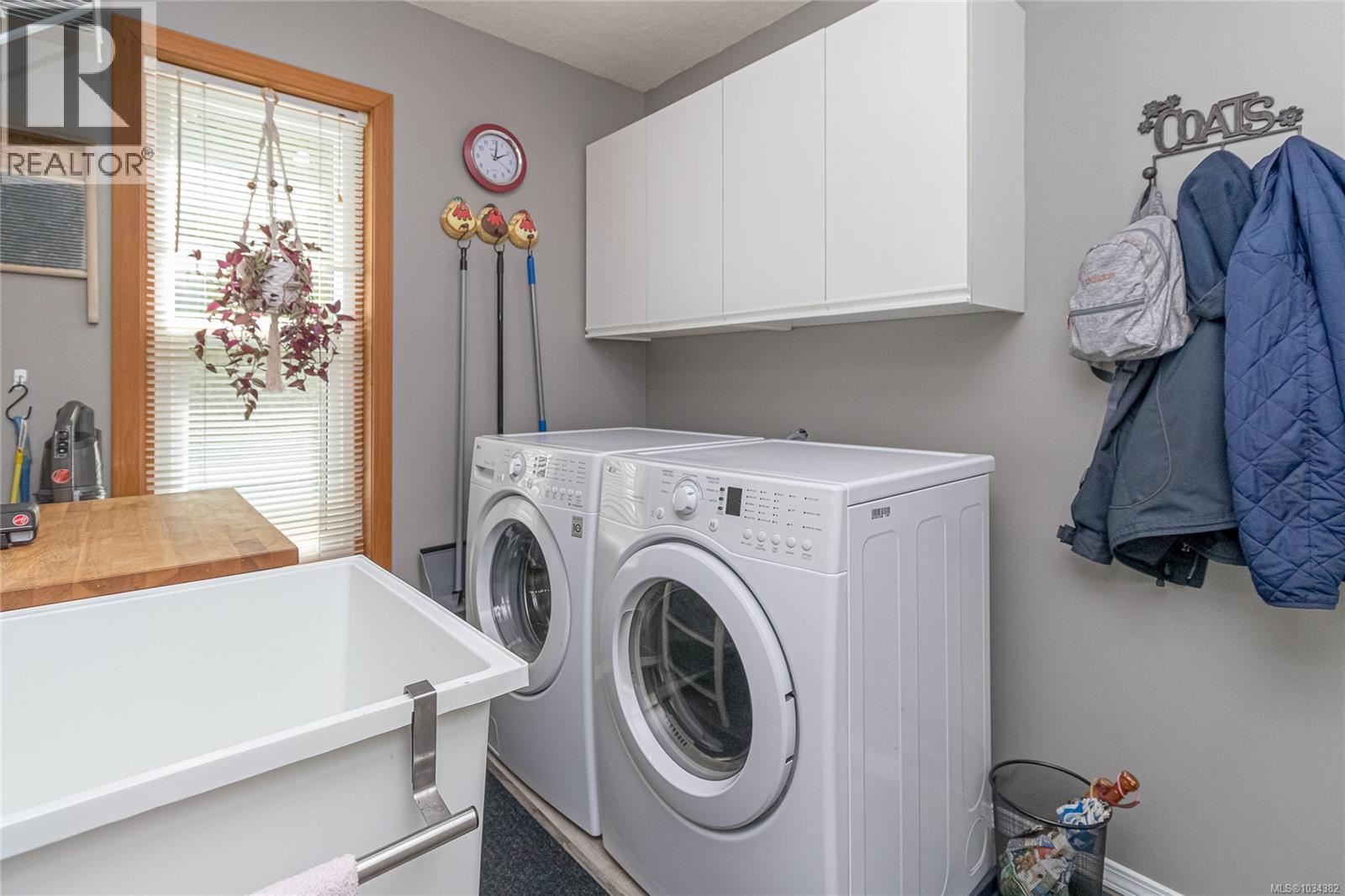 810 Colonia Dr - 40