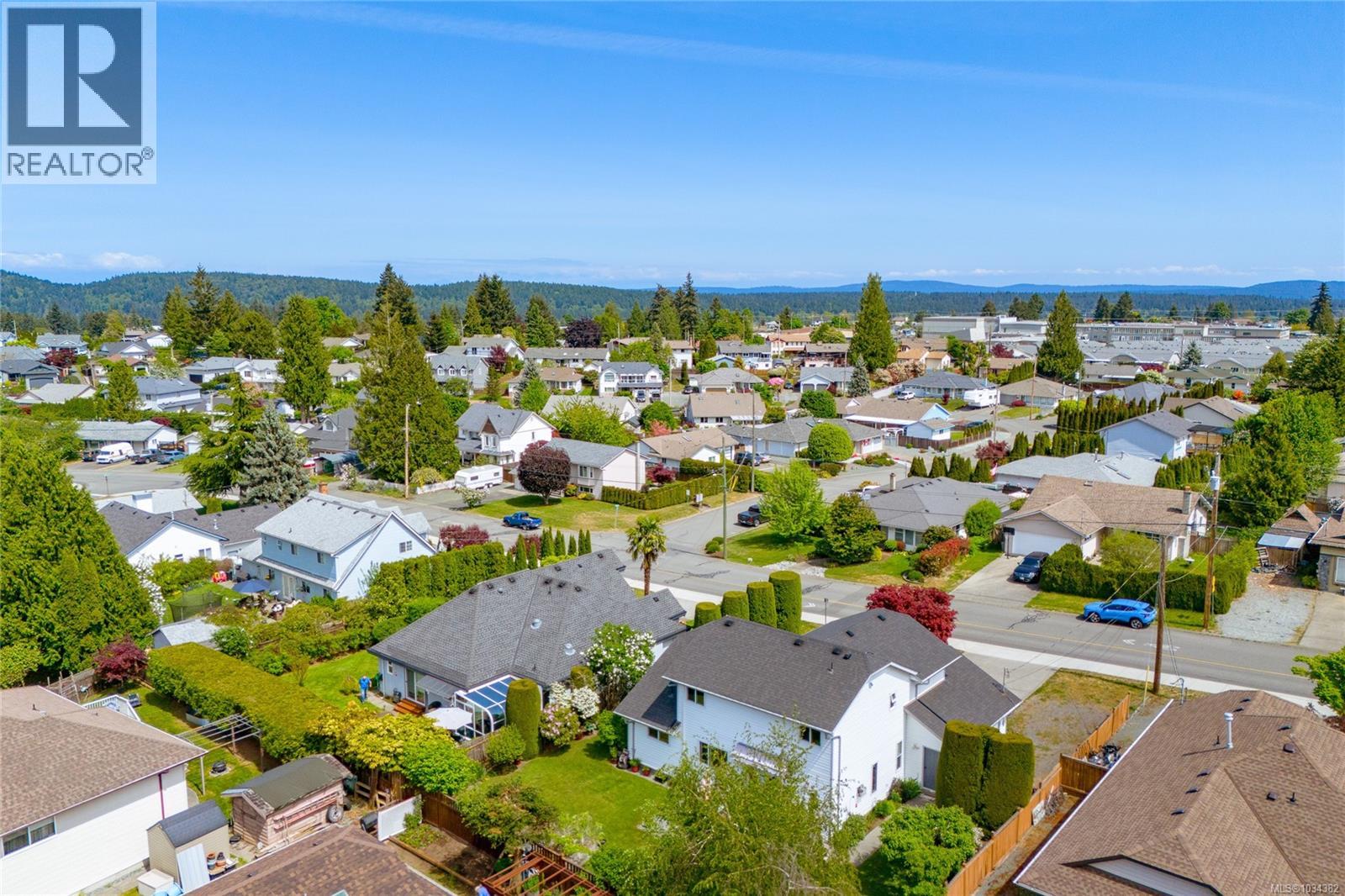 810 Colonia Dr - 52