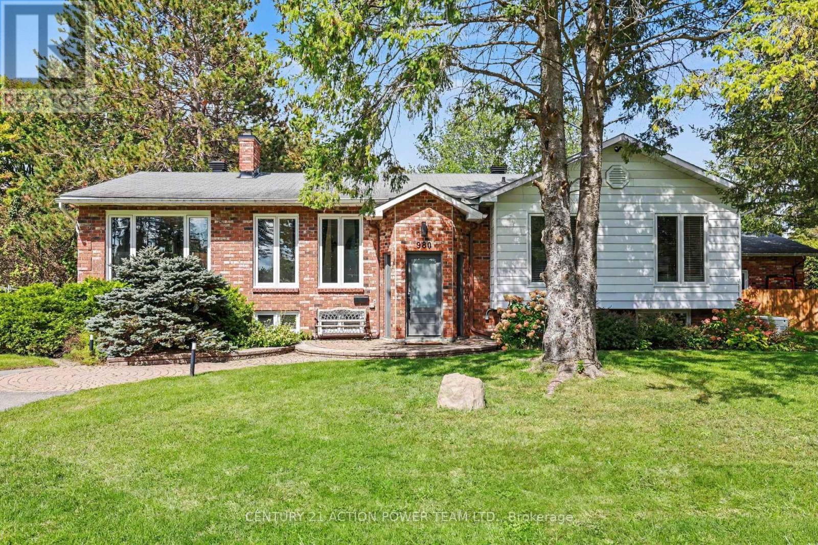 980 GALAXIE AVENUE - 1