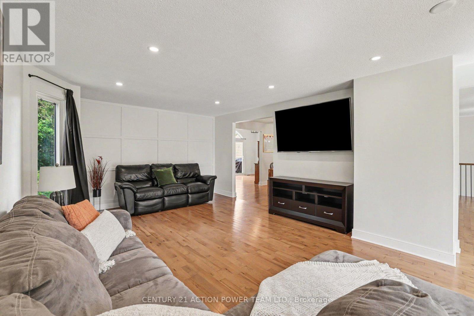 4 Bed, 3 Bath House for Sale in Ottawa – 980 GALAXIE AVENUE, Ottawa – MLS# X13767368 - Image 9