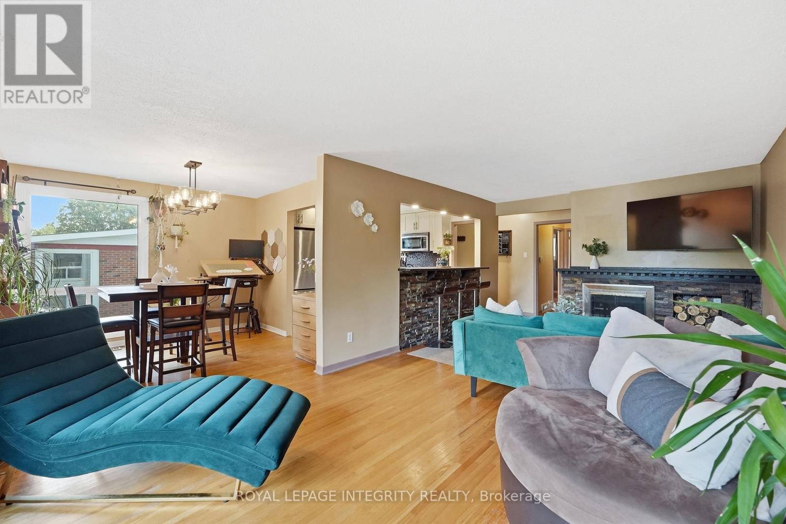 4 Bed, 2 Bath House for Sale in Ottawa – 26 WOODMOUNT CRESCENT, Ottawa – MLS# X13767374 - Image 16