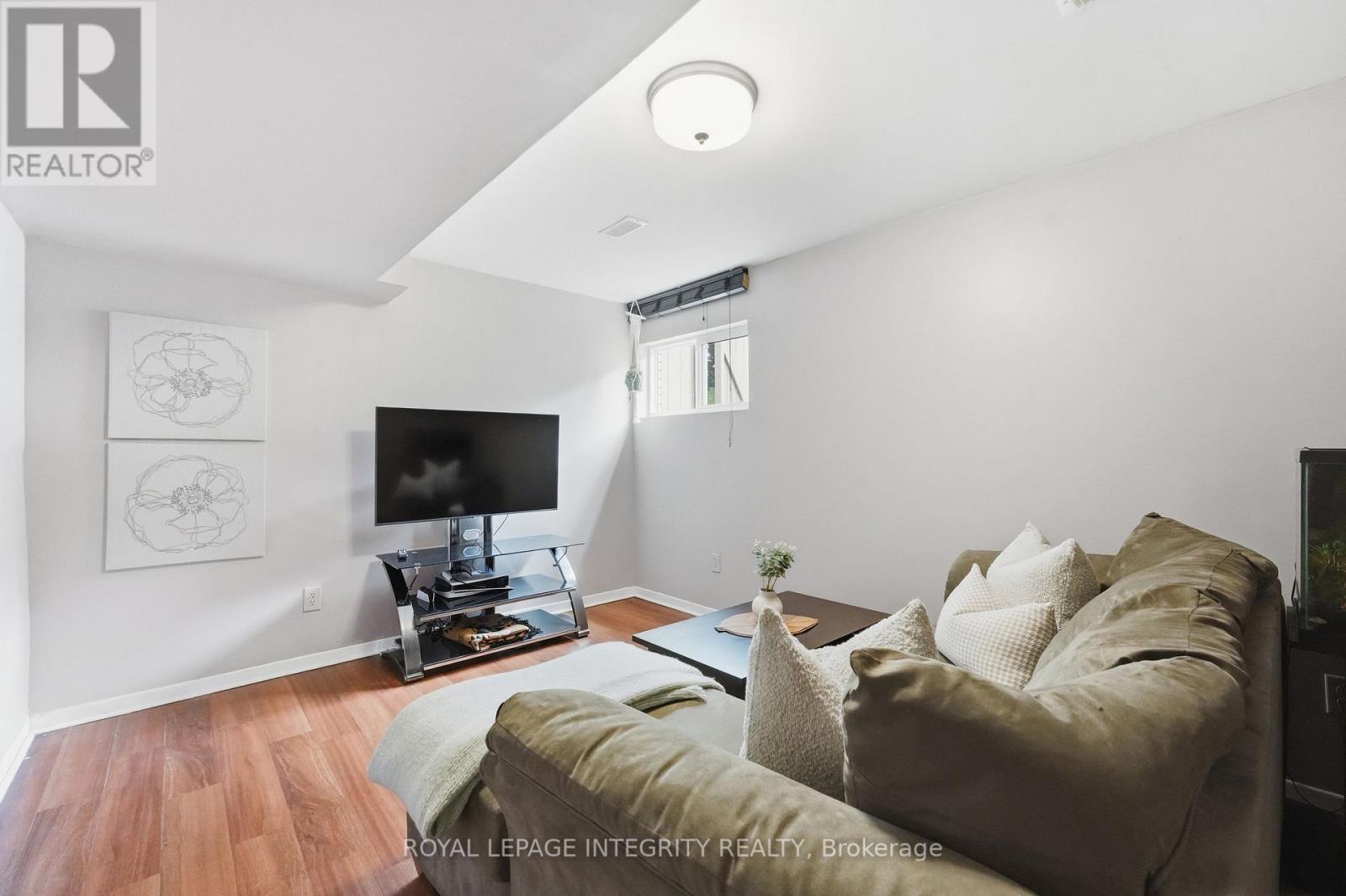 4 Bed, 2 Bath House for Sale in Ottawa – 26 WOODMOUNT CRESCENT, Ottawa – MLS# X13767374 - Image 25