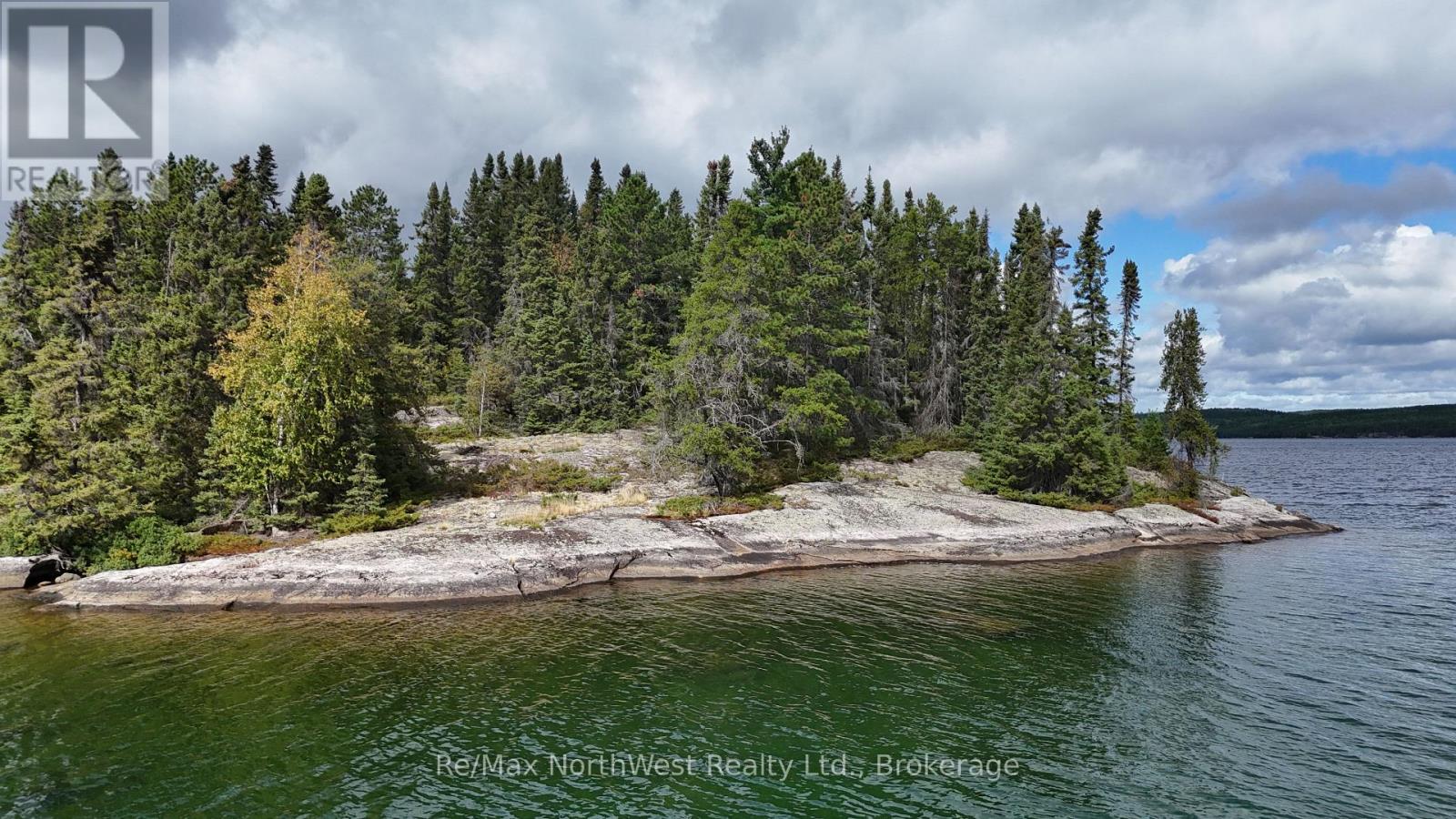 ISLAND EB2114 LINKLATER LAKE ISLAND, Kenora Remote Area (East Of Kenora) — photo 2
