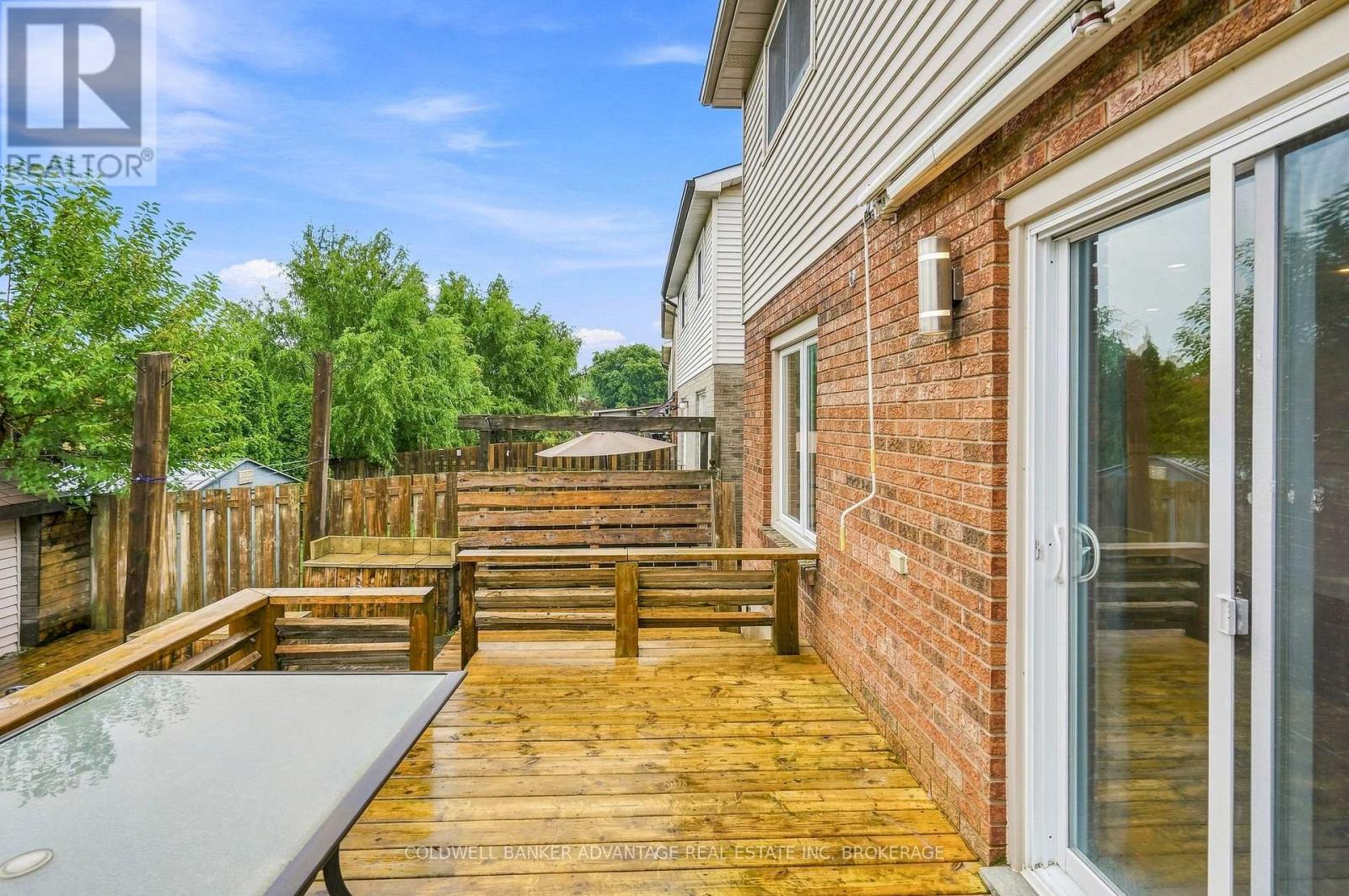 39 DUNDEE DRIVE - 35