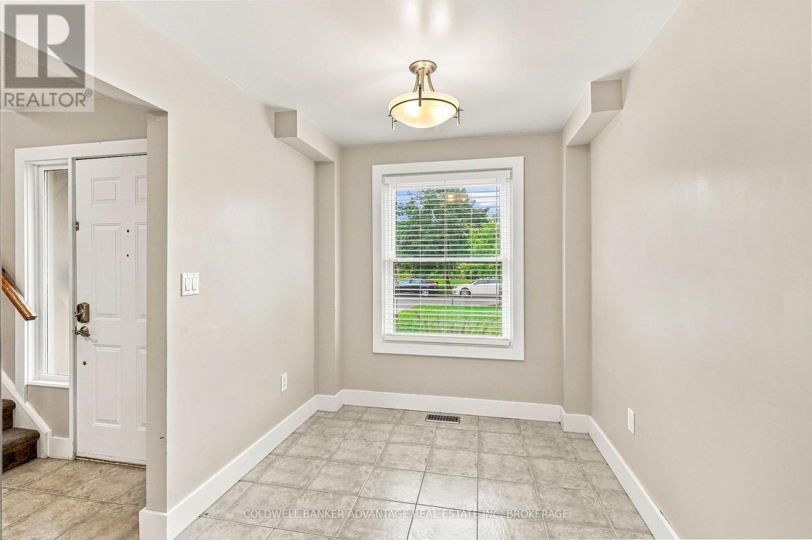 39 DUNDEE DRIVE - 7