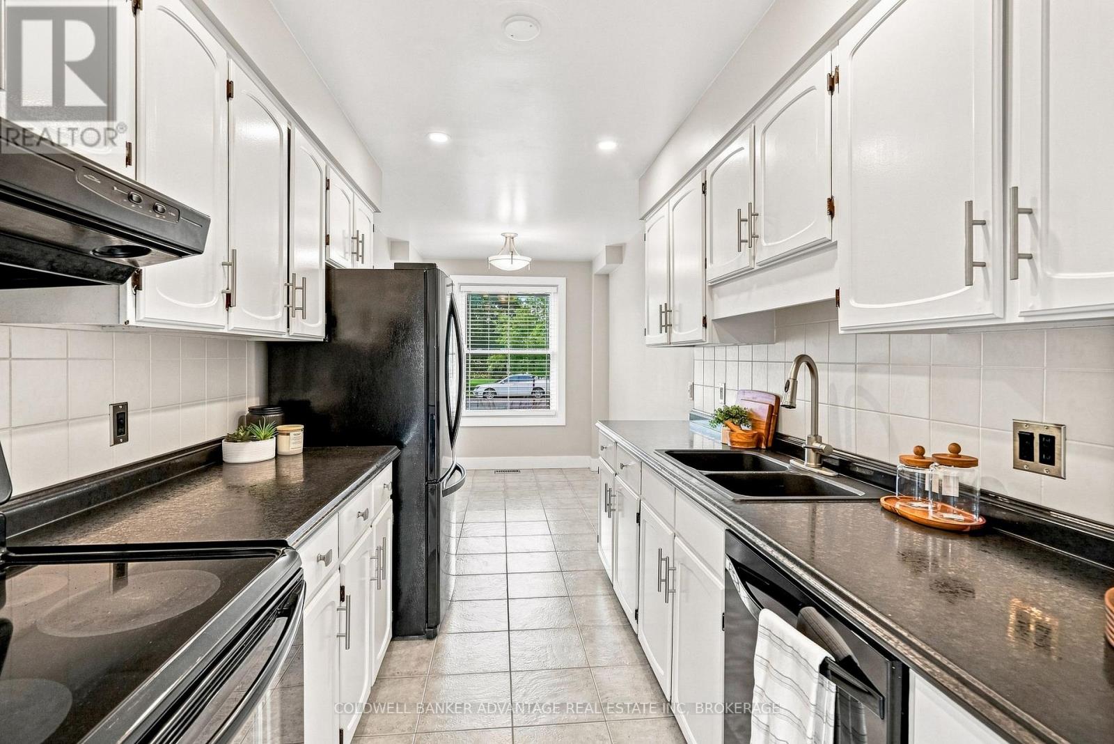 39 DUNDEE DRIVE - 9