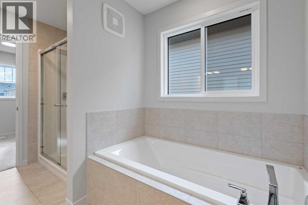 308 Montrose Crescent SE - Image 23