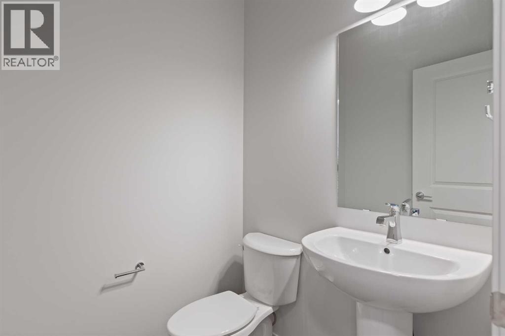 308 Montrose Crescent SE - Image 16
