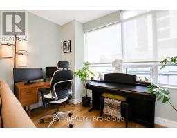 404 - 500 St Clair Avenue W, Toronto, ON M6C1A8 Photo 12