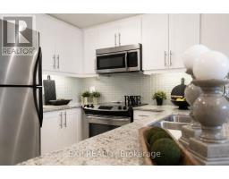404 - 500 St Clair Avenue W, Toronto, ON M6C1A8 Photo 9