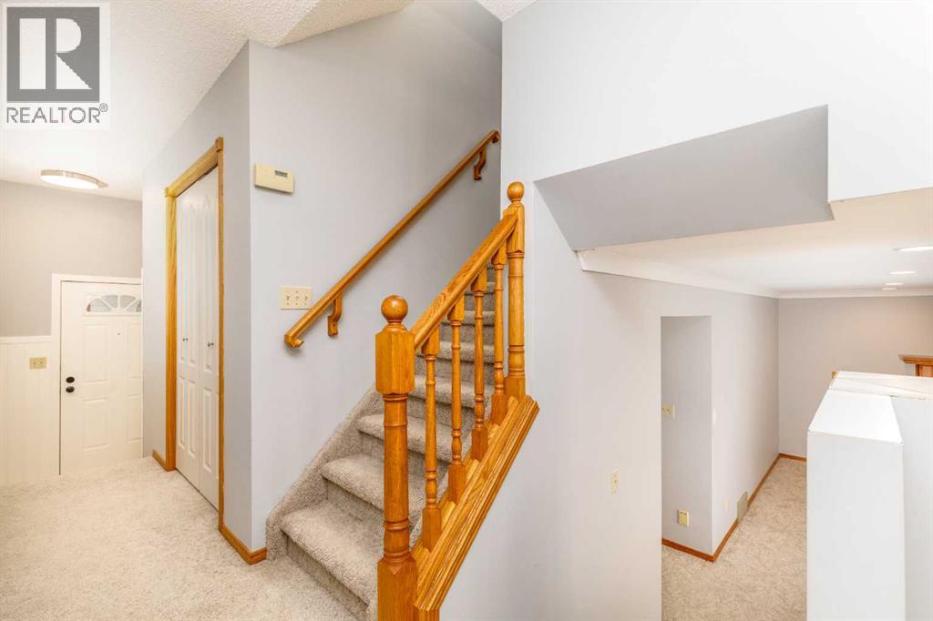 Listing photo – 49 Rutledge Crescent E, Red Deer