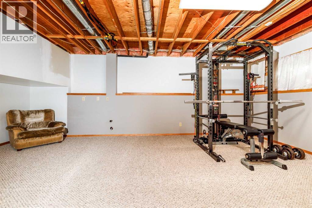 Listing photo – 49 Rutledge Crescent E, Red Deer