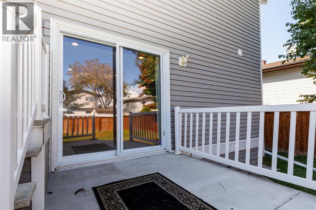 Listing photo – 49 Rutledge Crescent E, Red Deer