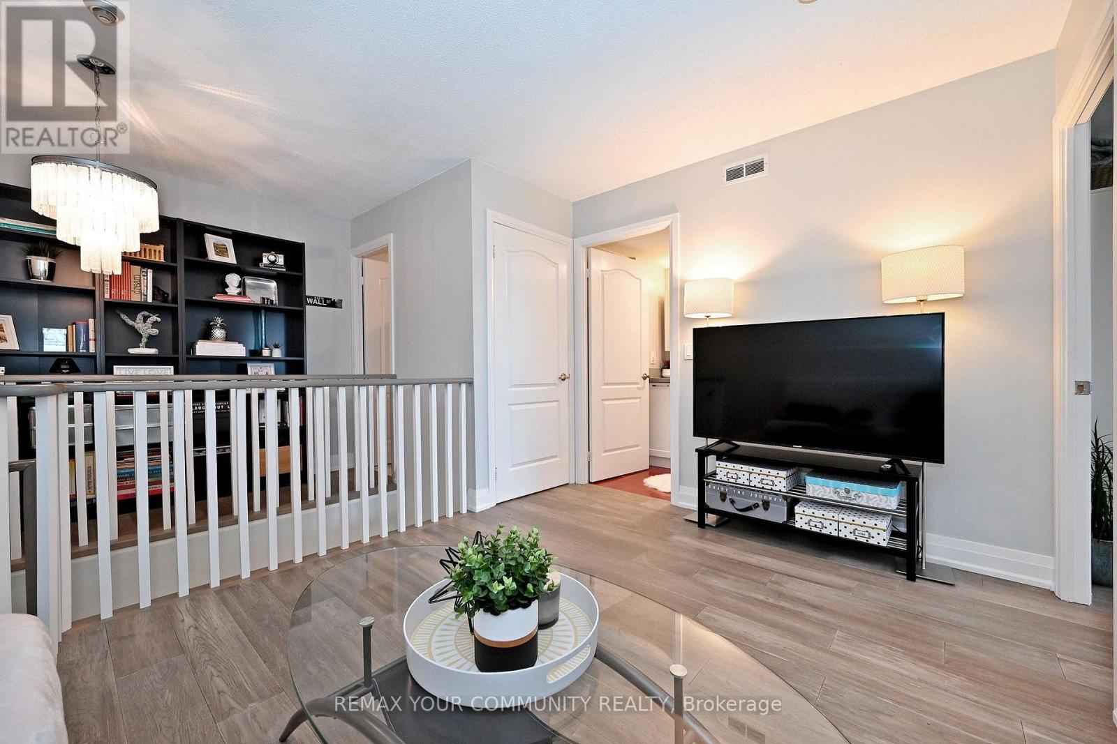 #805 1400 THE ESPLANADE ROAD - 28
