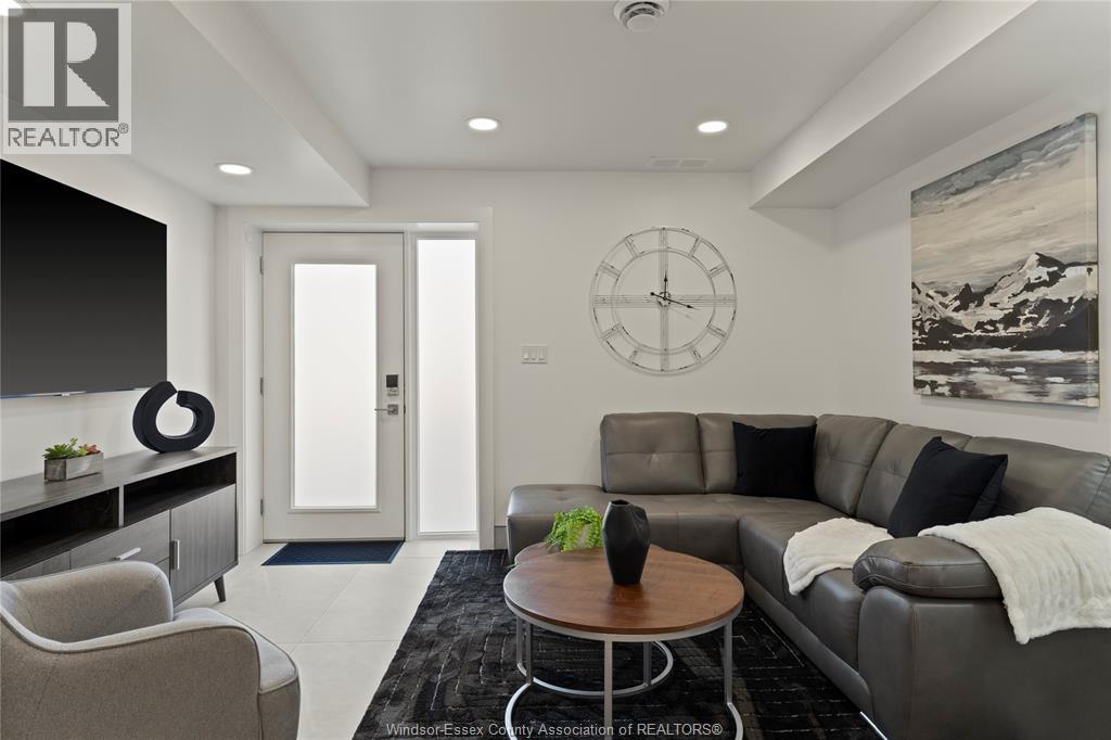171 ROBSON ROAD Unit# 2, Leamington — photo 2