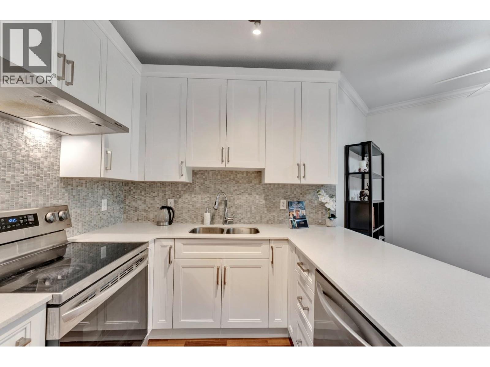 101 450 BROMLEY STREET, Coquitlam
