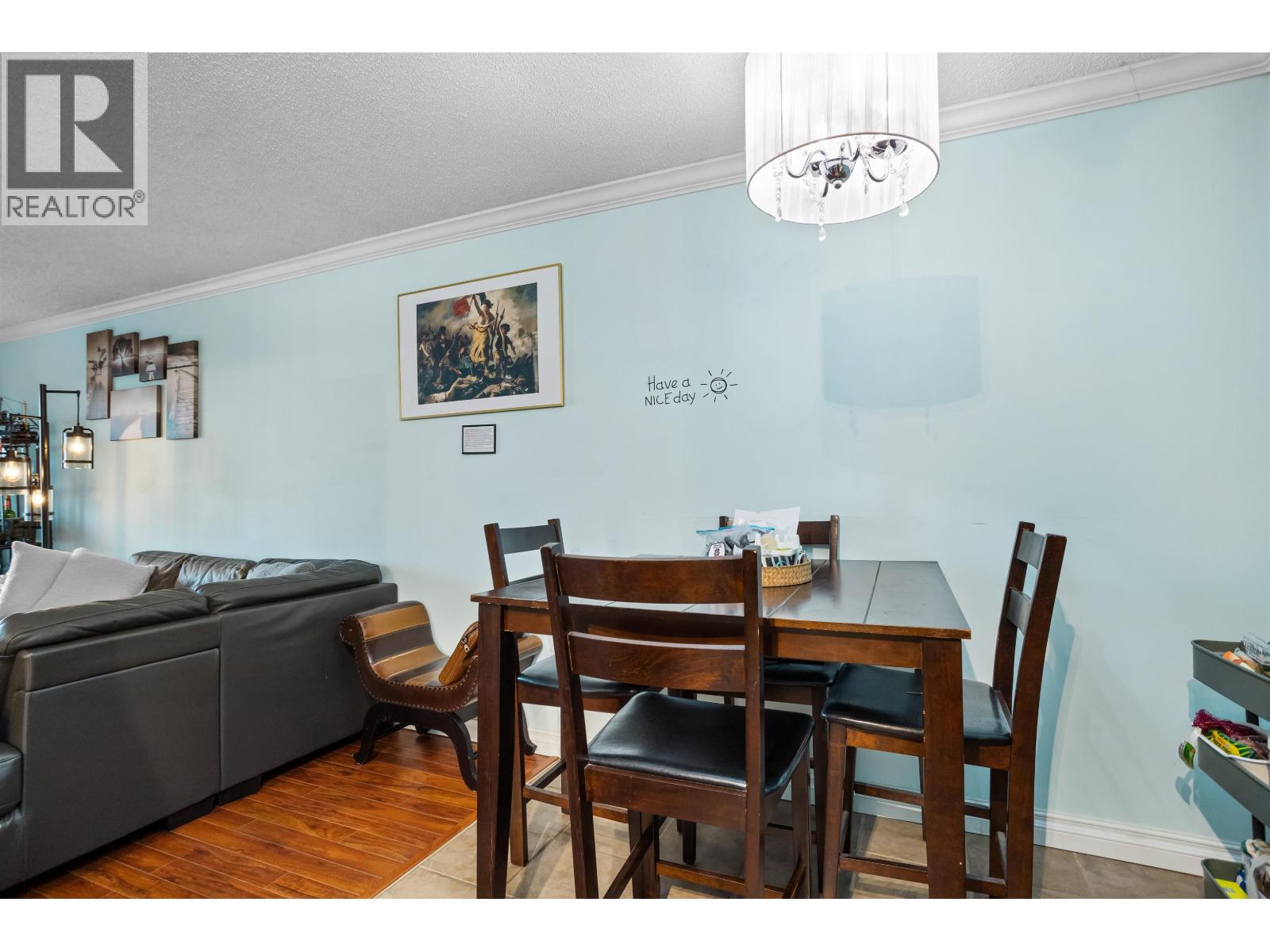 306 315 TENTH STREET, New Westminster