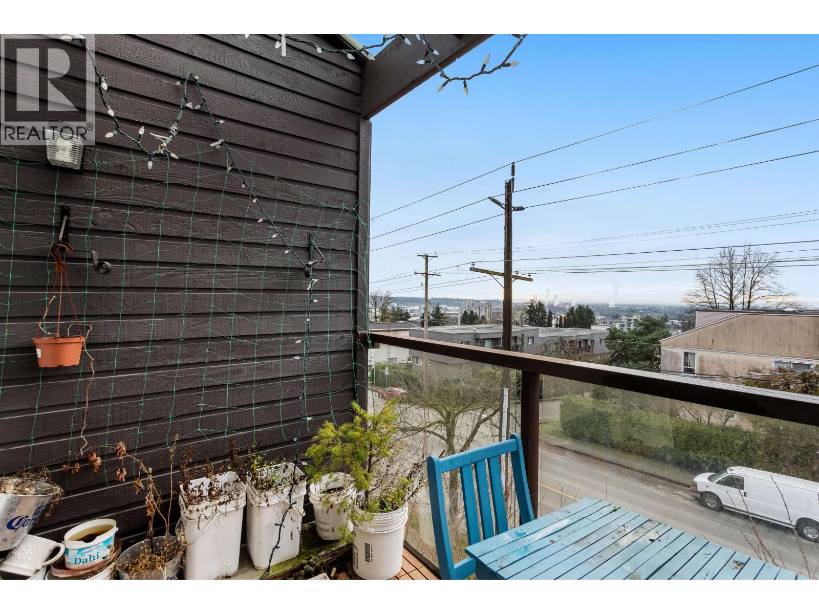 306 315 TENTH STREET, New Westminster