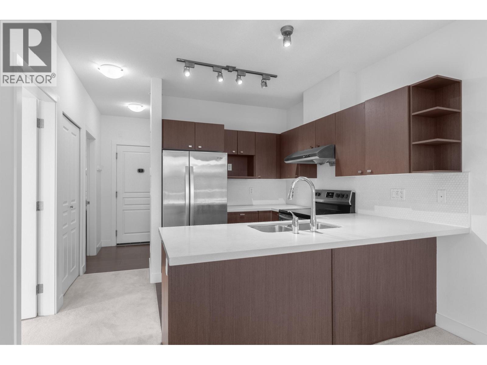 407 4550 FRASER STREET, Vancouver — photo 5