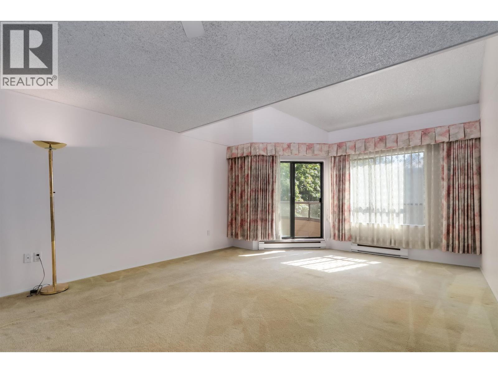 303 1690 AUGUSTA AVENUE, Burnaby — photo 8