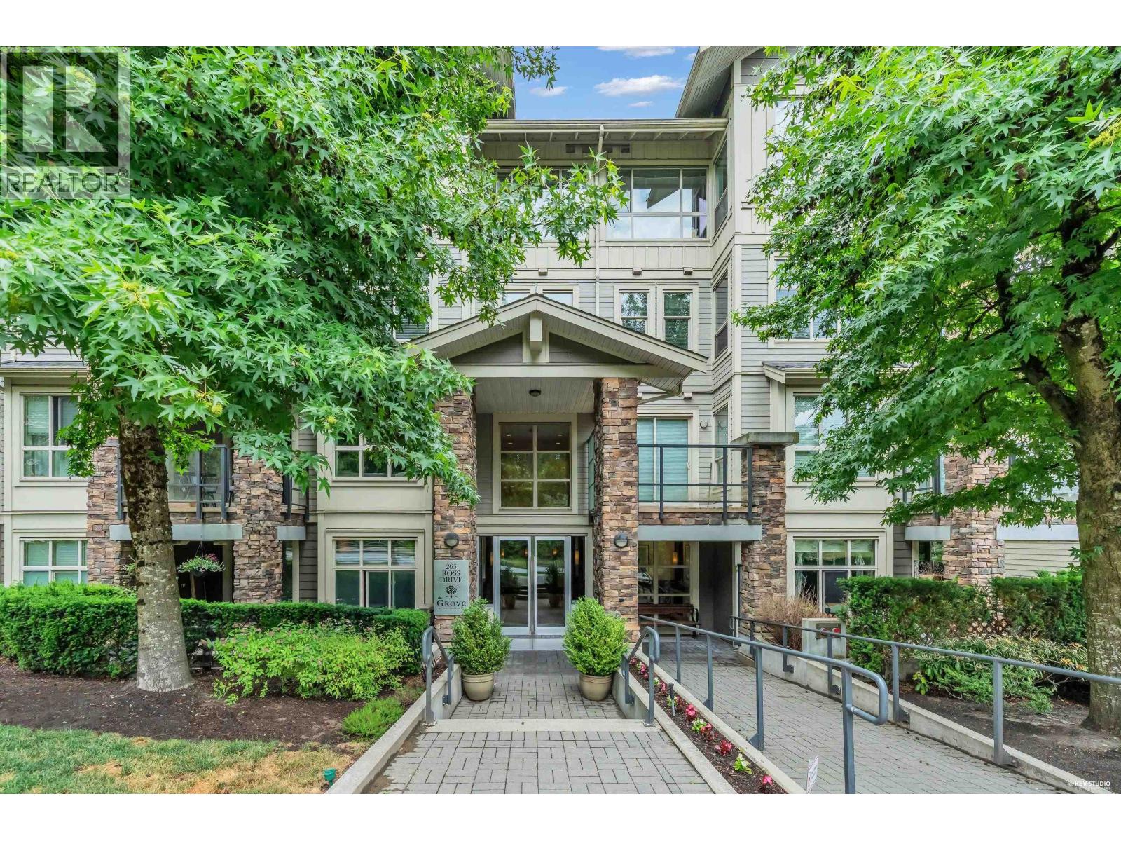 #402, 265 ROSS Drive, New Westminster