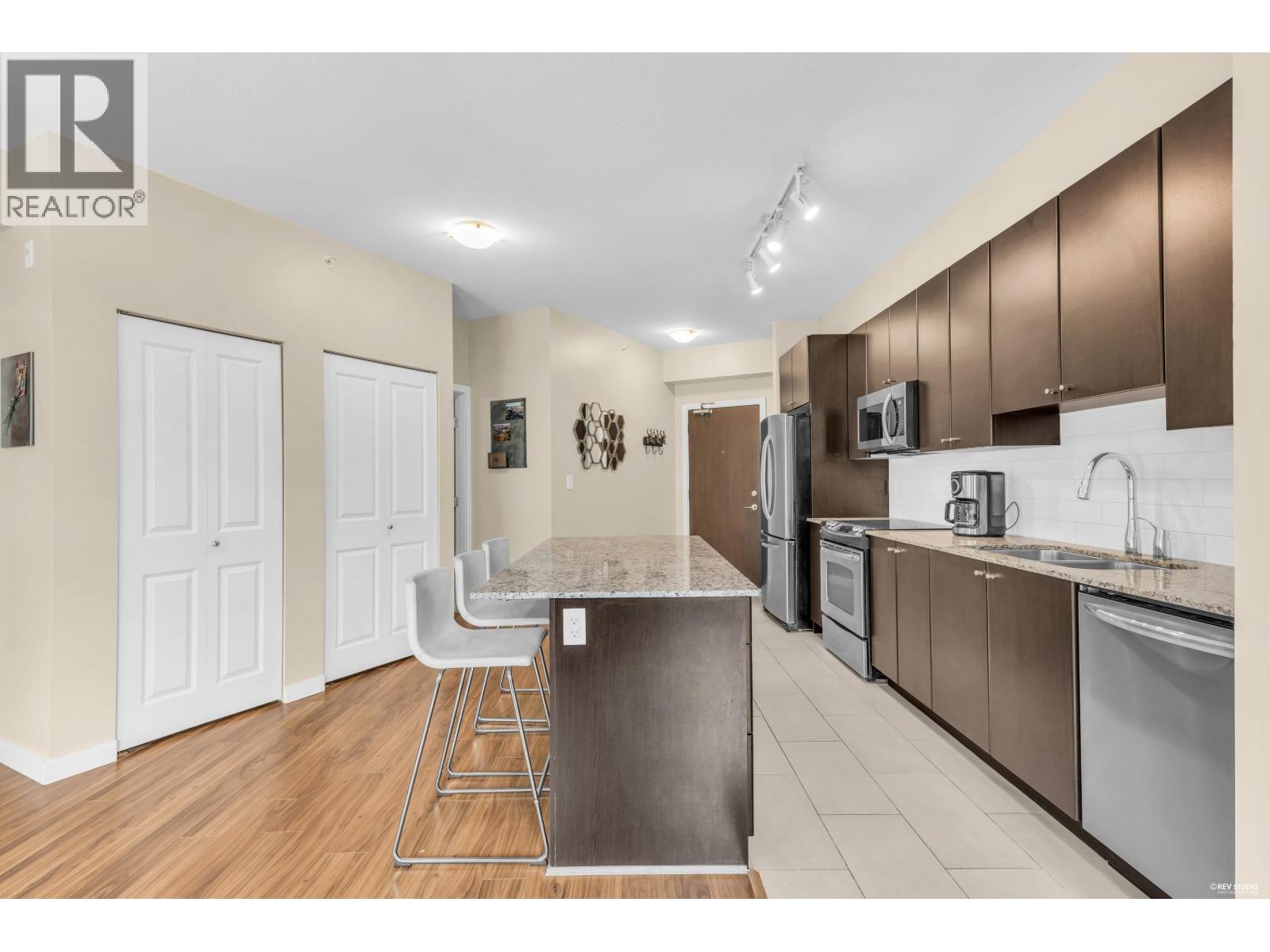 402 265 ROSS DRIVE, New Westminster — photo 7