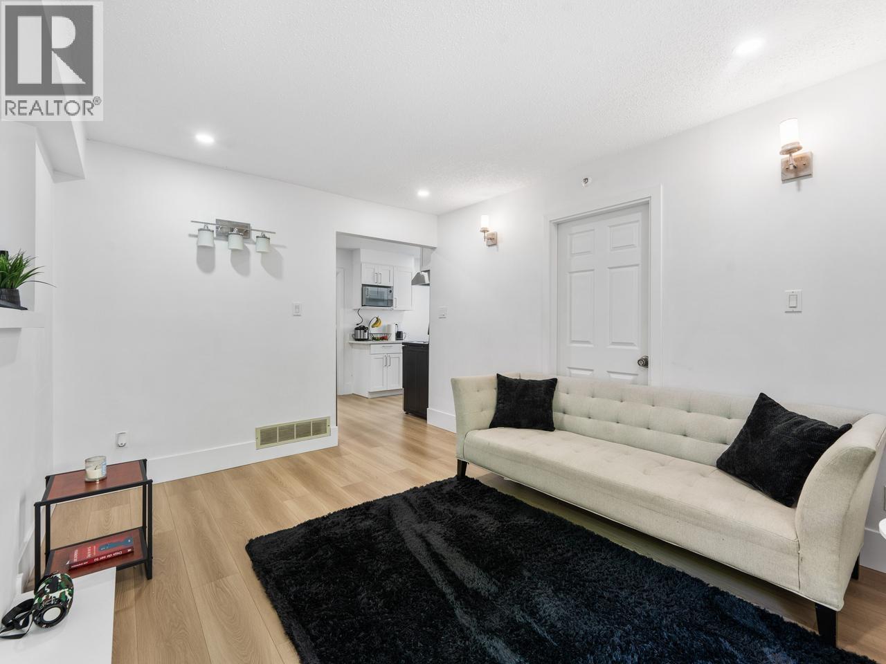 5 Bed, 3 Bath House for Sale in Vancouver – 310 16TH AVENUE, Vancouver – MLS# R3163822 - Image 21