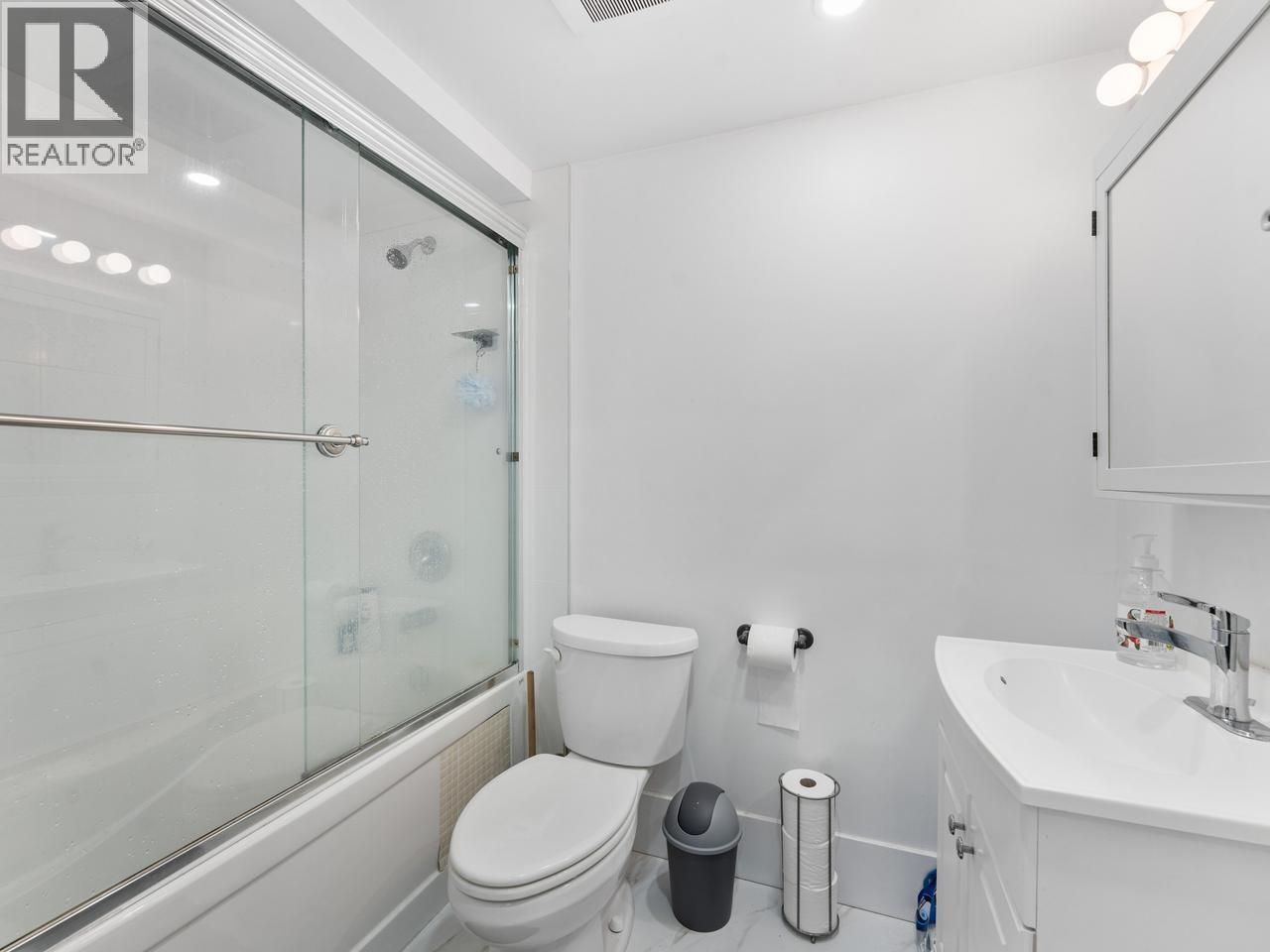 5 Bed, 3 Bath House for Sale in Vancouver – 310 16TH AVENUE, Vancouver – MLS# R3163822 - Image 23