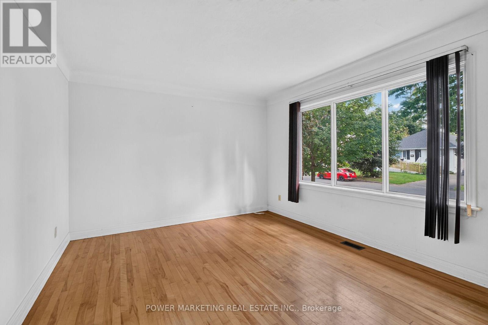 535 DUNBRACK STREET - 10