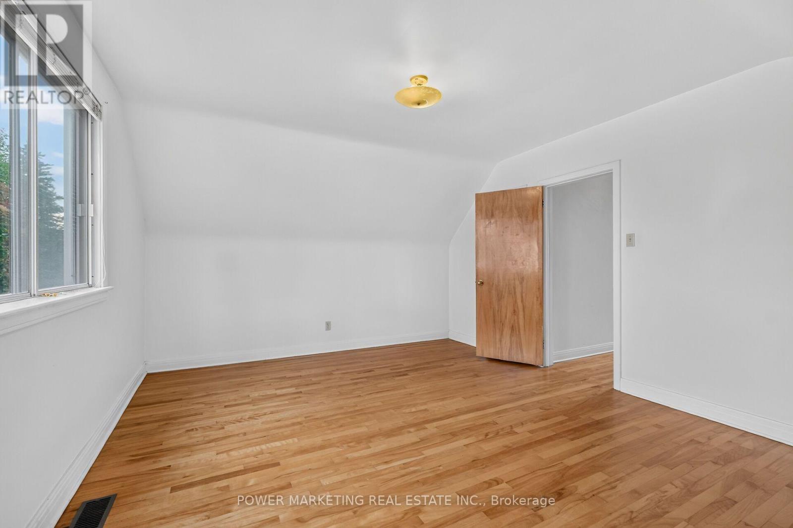 535 DUNBRACK STREET - Image 32