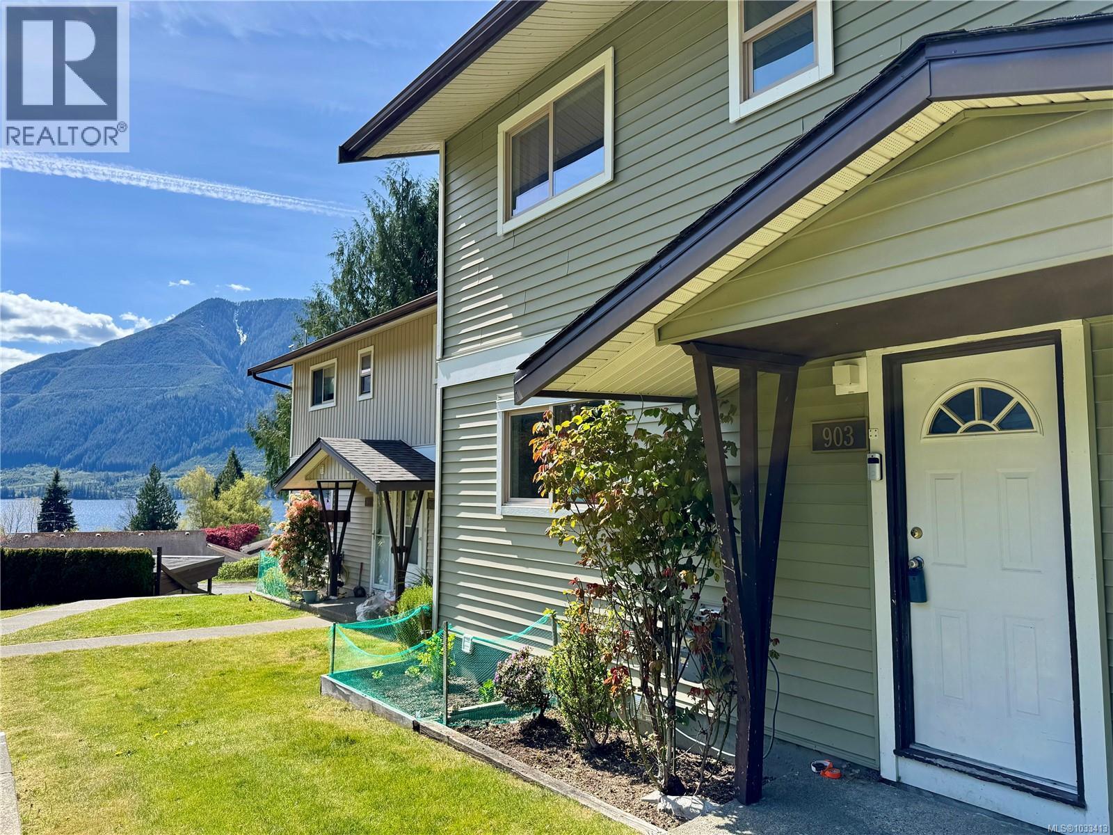 903 Maquinna Ave - 1