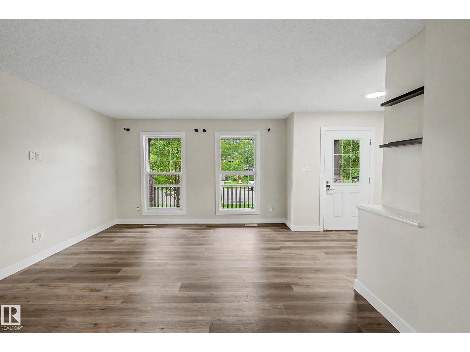 5 DICKENS ST - 7