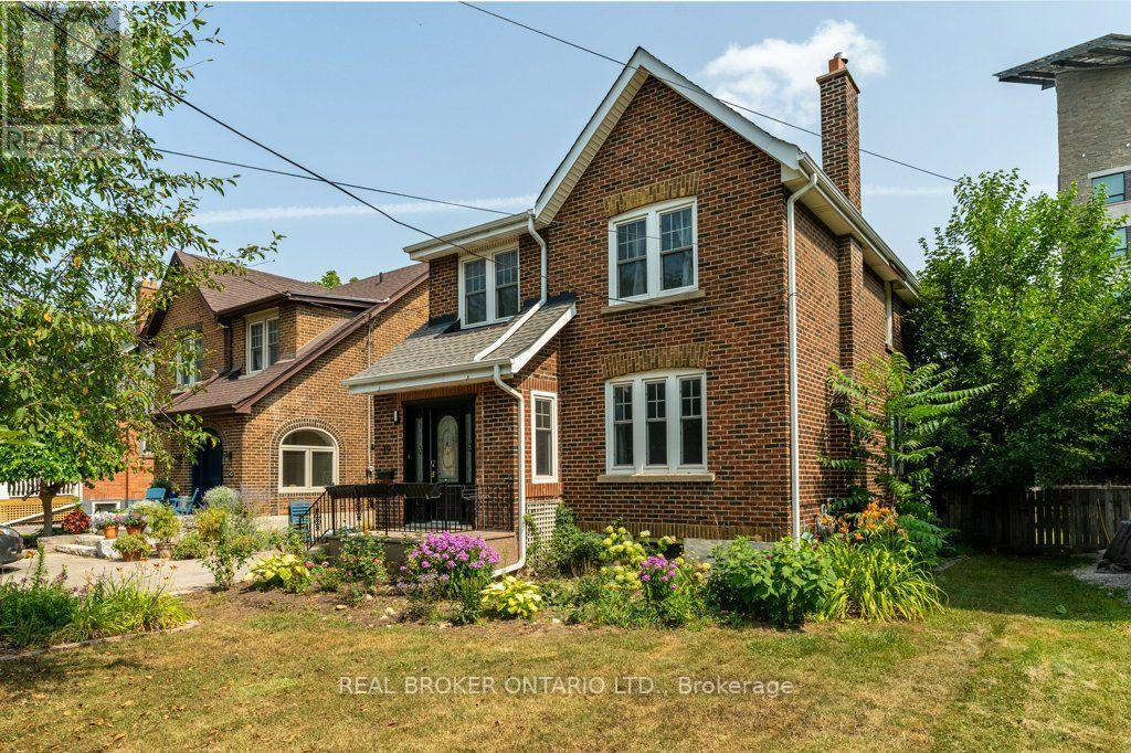 39 COURT STREET N - 2