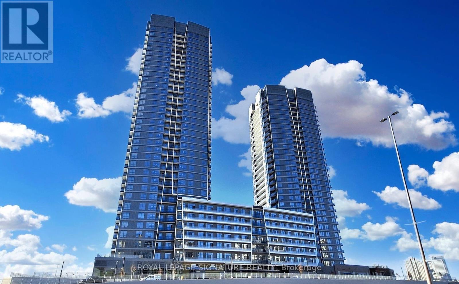 Photo of 2401 - 30 UPPER MALL WAY
