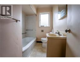 1673 North Dairy Rd, Saanich, BC V8P1C5 Photo 10