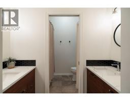 10 Bayview Heights, Coldstream, BC V1B2B9 Photo 41