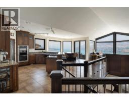 Kitchen - 10 Bayview Heights, Coldstream, BC V1B2B9 Photo 16