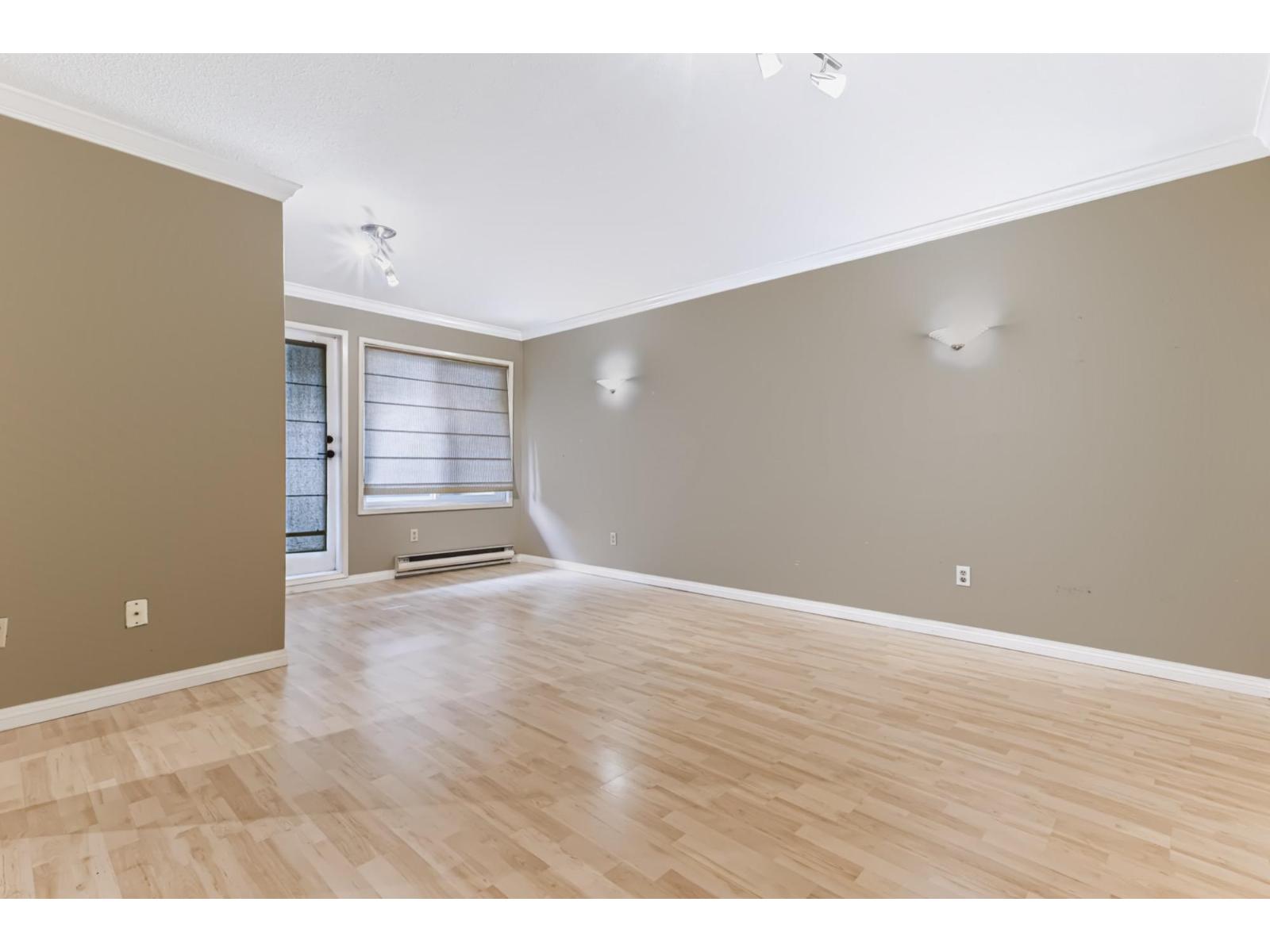 4 15971 MARINE DRIVE, White Rock
